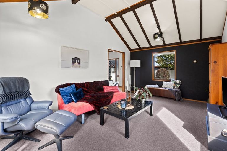 Photo of property in 18 Walton Place, Flaxmere, Hastings, 4120