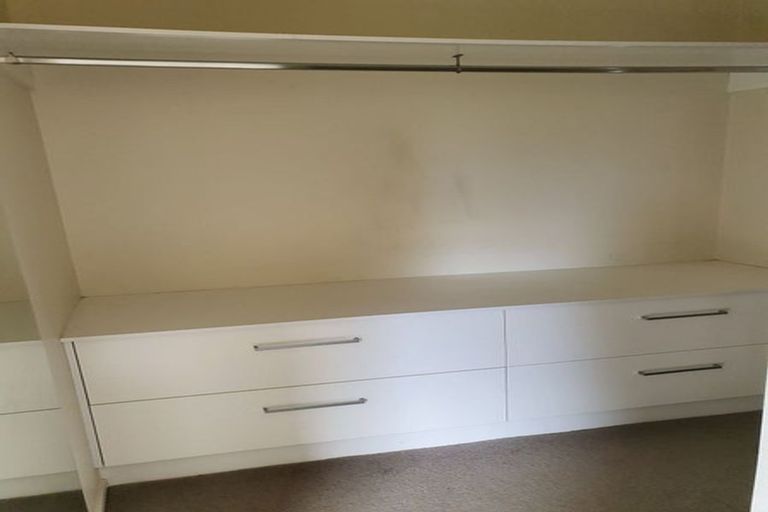 Photo of property in 52b Royal View Road, Te Atatu South, Auckland, 0610