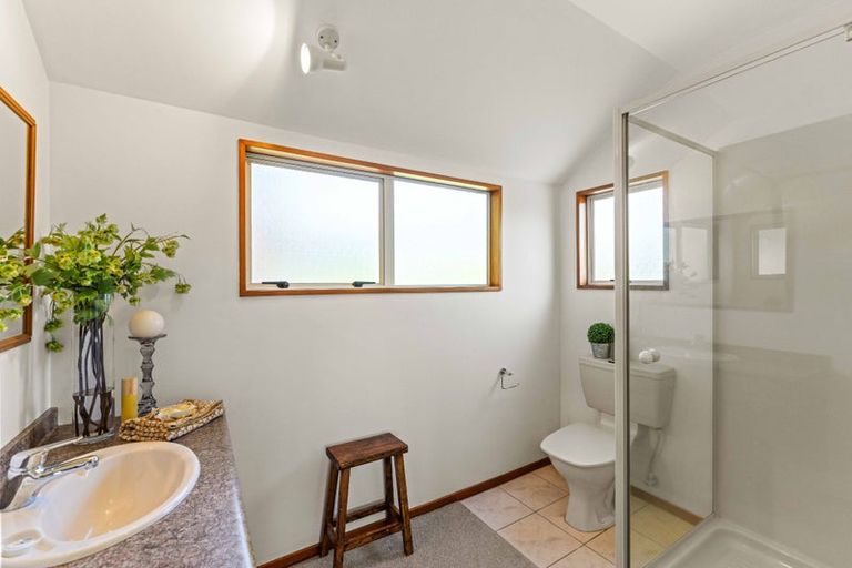 Photo of property in 8 Swanleigh Place, Ilam, Christchurch, 8041