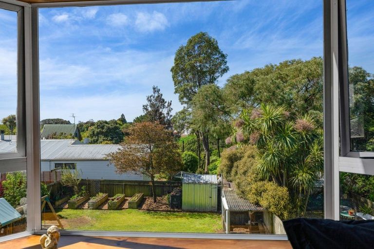 Photo of property in 263 Huatoki Street, Upper Vogeltown, New Plymouth, 4310