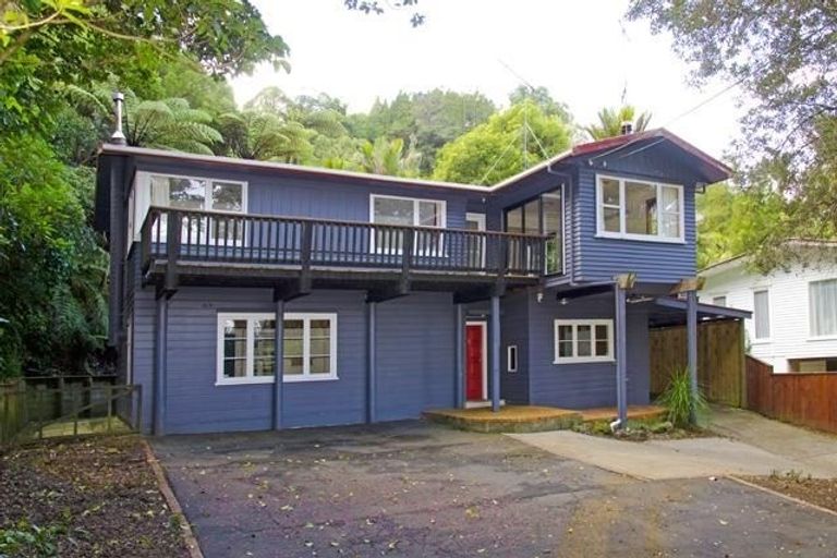 Photo of property in 43 Waima Crescent, Titirangi, Auckland, 0604