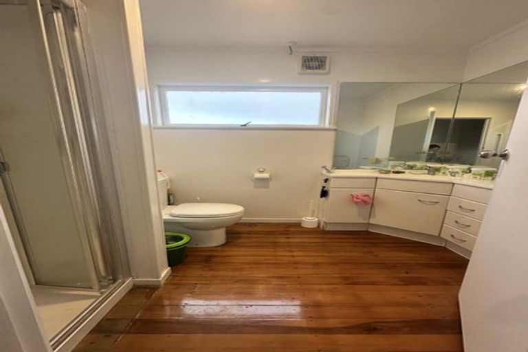 Photo of property in 1 Bentley Avenue, Glenfield, Auckland, 0629