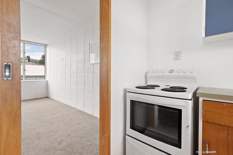 Photo of property in Beresford Apartments, 118u7 Russell Terrace, Berhampore, Wellington, 6023
