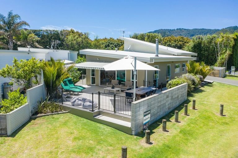 Photo of property in 61 Tangiteroria Lane, Pauanui, Hikuai, 3579