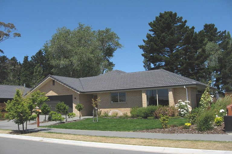 Photo of property in 11 Mataroa Place, Parklands, Christchurch, 8083