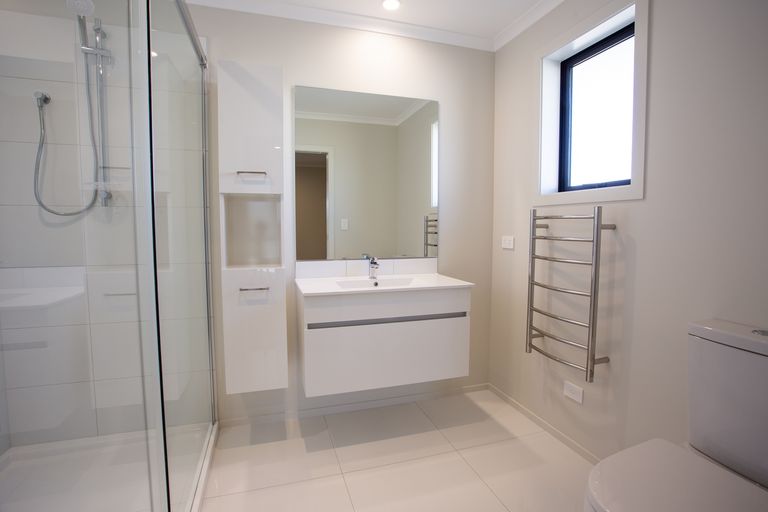 Photo of property in 1 Devon Lane, Carterton, 5713