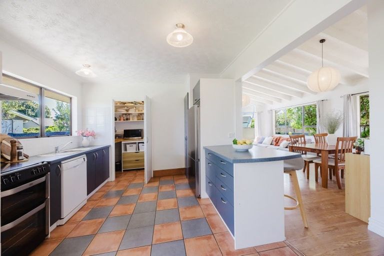 Photo of property in 78 Atherfold Crescent, Greenmeadows, Napier, 4112