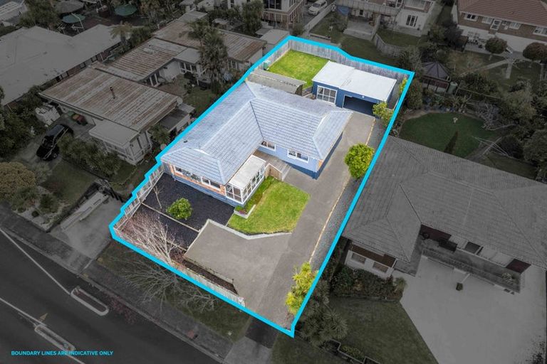Photo of property in 19 Lawrence Crescent, Hillpark, Auckland, 2102