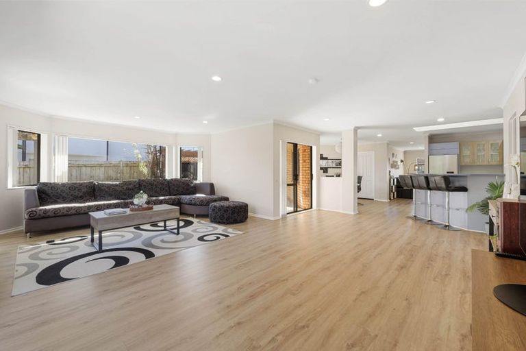 Photo of property in 18 Brittany Drive, Henderson, Auckland, 0612