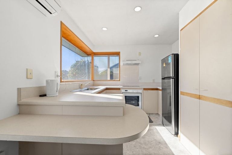 Photo of property in 28 Peebles Drive, Hei Hei, Christchurch, 8042