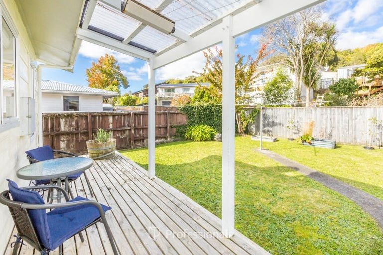 Photo of property in 17 Beryl Grove, Birchville, Upper Hutt, 5018
