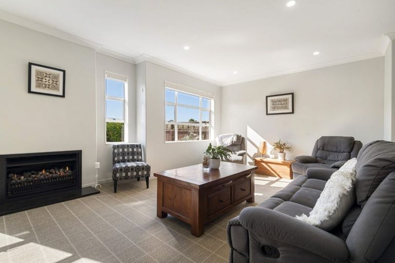 Photo of property in 4 Laurel Oak Drive, Schnapper Rock, Auckland, 0632