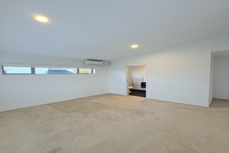 Photo of property in 7 Zara Court, Windsor Park, Auckland, 0632