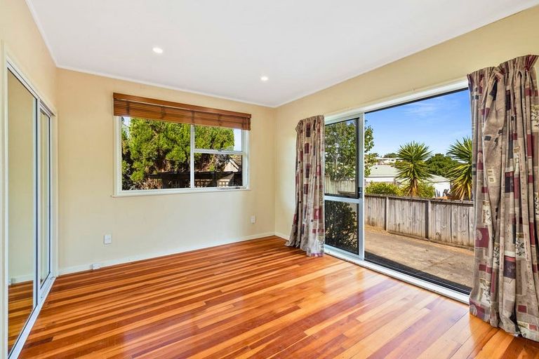 Photo of property in 20 Spencer Road, Pinehill, Auckland, 0632