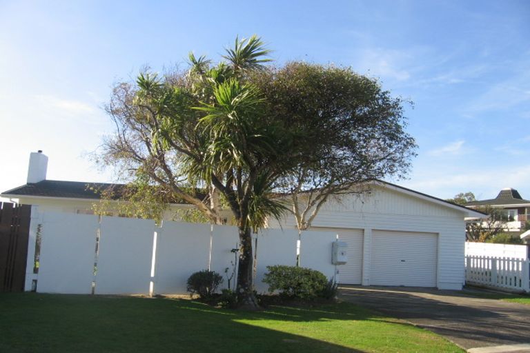 Photo of property in 16 The Quarterdeck, Whitby, Porirua, 5024