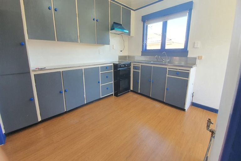 Photo of property in 25 Fruitvale Road, New Lynn, Auckland, 0600