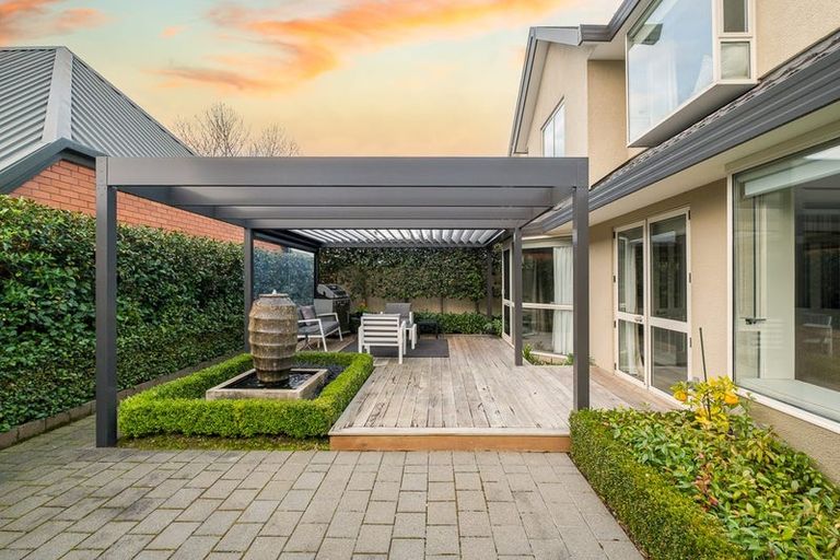 Photo of property in 2/77a Hinau Street, Riccarton, Christchurch, 8041