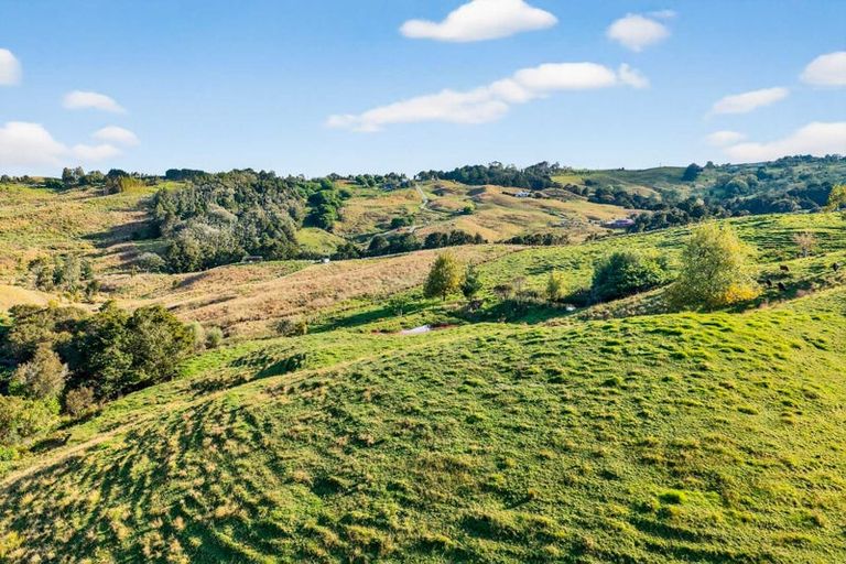 Photo of property in 311 Franklin Road, Paparoa, 0571