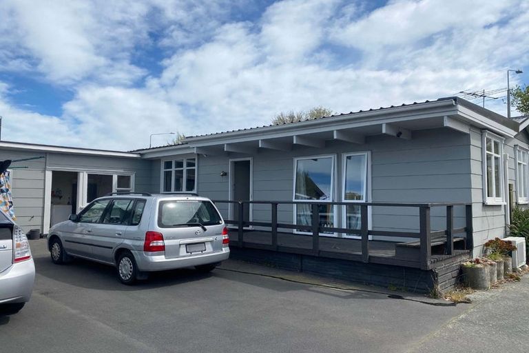 Photo of property in 16 Peer Street, Upper Riccarton, Christchurch, 8041