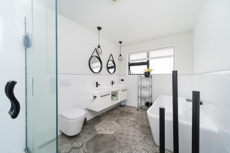 Photo of property in 22 Colombo Street, Hokowhitu, Palmerston North, 4410