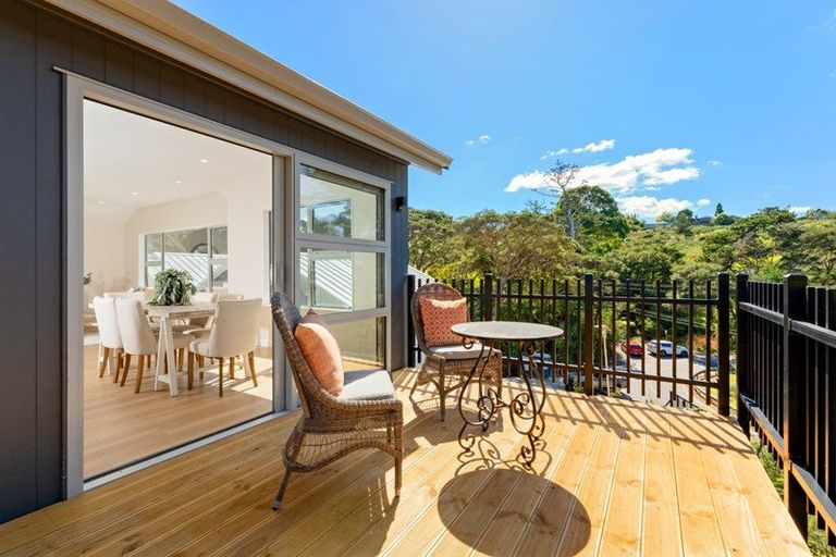 Photo of property in 49 Chamberlain Road, Massey, Auckland, 0614
