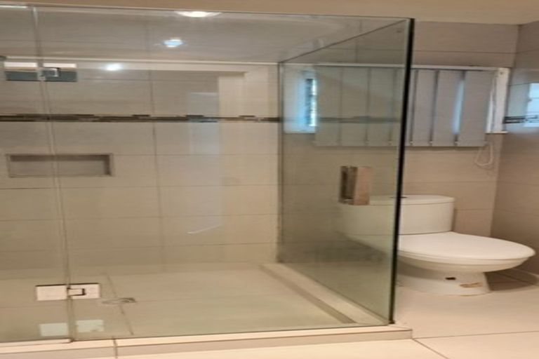 Photo of property in 2/265 Massey Road, Mangere East, Auckland, 2024