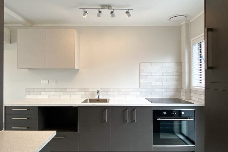 Photo of property in 21/85 Edmonton Road, Henderson, Auckland, 0612