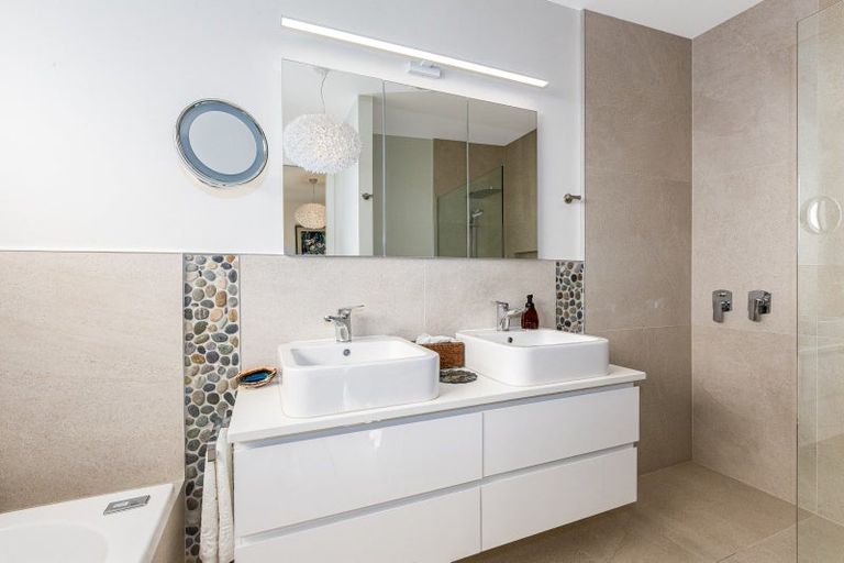 Photo of property in 80 Waipunahau Road, Waikanae, 5036