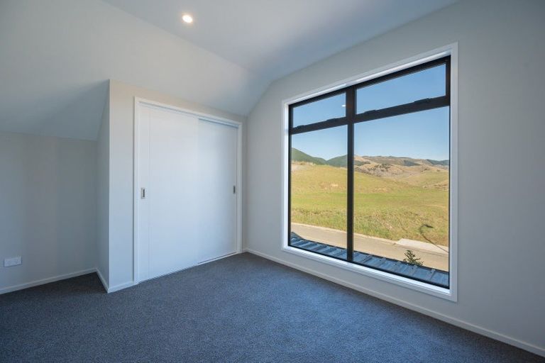 Photo of property in 2 Hill Tops Way, Stoke, Nelson, 7011