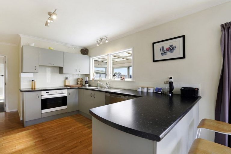 Photo of property in 32 Marlowe Street, Stoke, Nelson, 7011