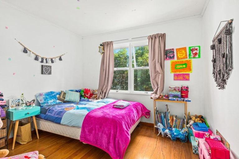 Photo of property in 39 Makiri Street, Helensville, 0800