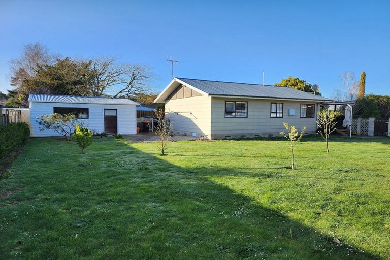 Photo of property in 19 Kaweka Place, Havelock North, 4130