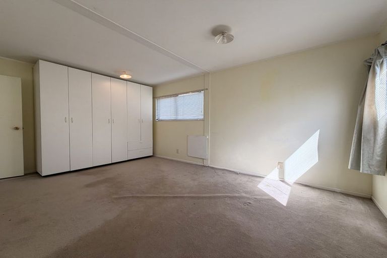 Photo of property in 8 Jillteresa Crescent, Half Moon Bay, Auckland, 2012