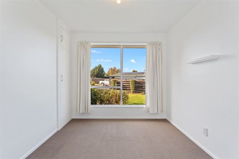 Photo of property in 51 Gibbs Drive, Woodend, 7610