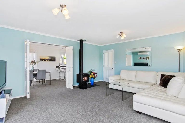 Photo of property in 37 Dalton Drive, Papamoa Beach, Papamoa, 3118