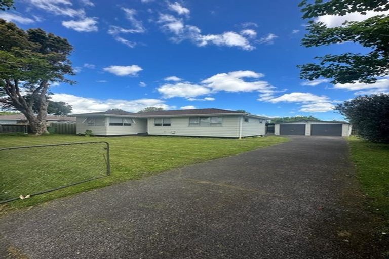Photo of property in 14 Pukeroa Place, Papakura, 2110
