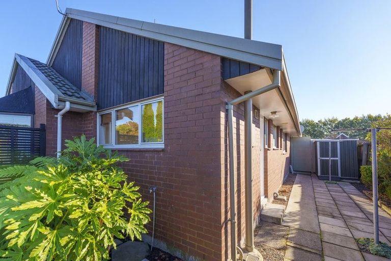 Photo of property in 2/49 Sarabande Avenue, Redwood, Christchurch, 8051