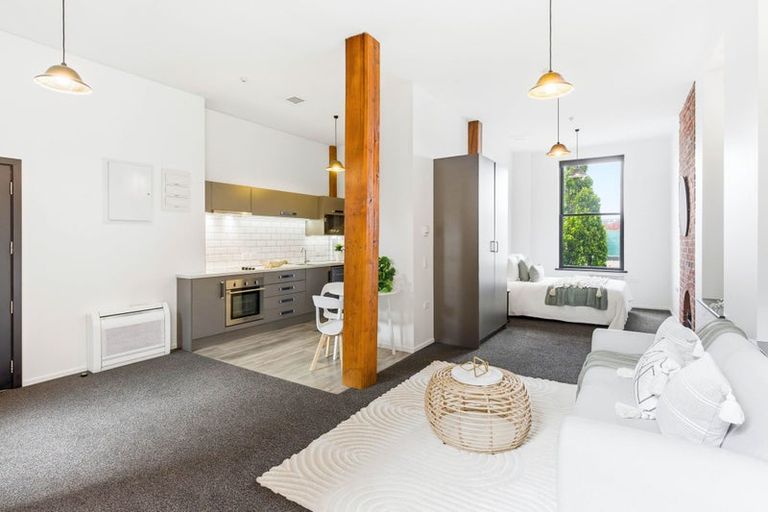 Photo of property in 4/5 Jetty Street, Dunedin Central, Dunedin, 9016
