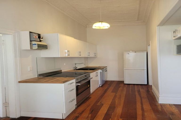 Photo of property in 1/98 Birkenhead Avenue, Birkenhead, Auckland, 0626