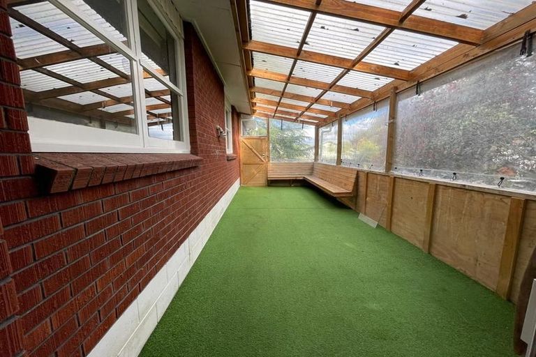 Photo of property in 26 Crompton Road, Massey, Auckland, 0614