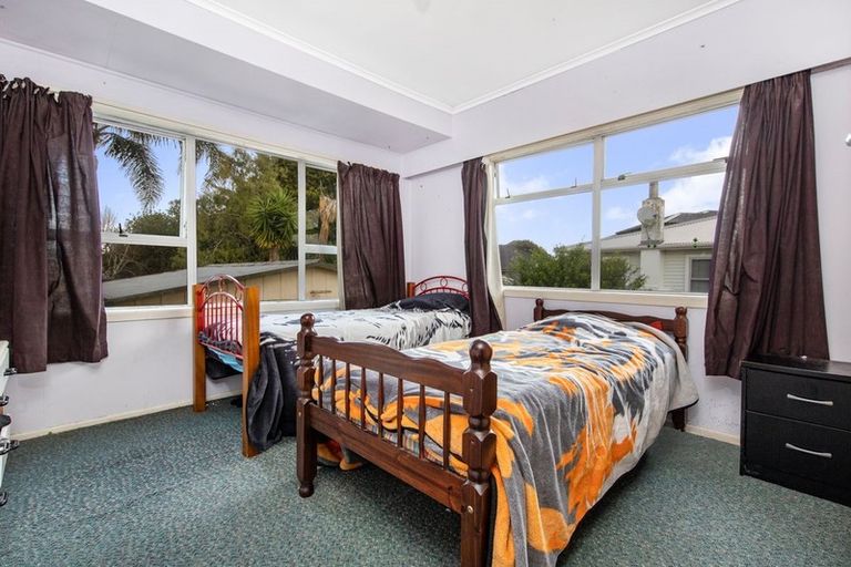 Photo of property in 37 Mckean Avenue, Manurewa, Auckland, 2102