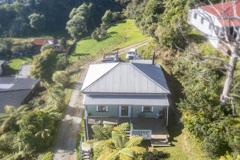 Photo of property in 87 Fox Street, Cobden, Greymouth, 7802