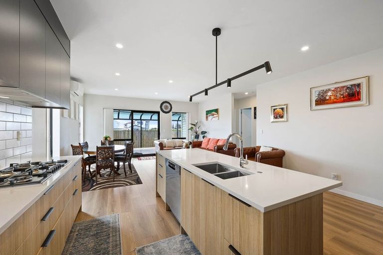 Photo of property in 12 Korowhiti Road, Clarks Beach, 2122