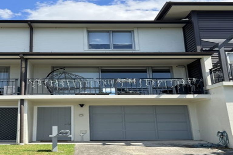 Photo of property in 11 Waihi Way, East Tamaki, Auckland, 2013