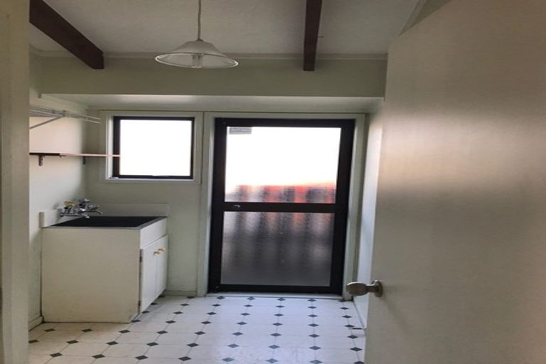 Photo of property in 3 Robertson Road, Ranui, Auckland, 0612