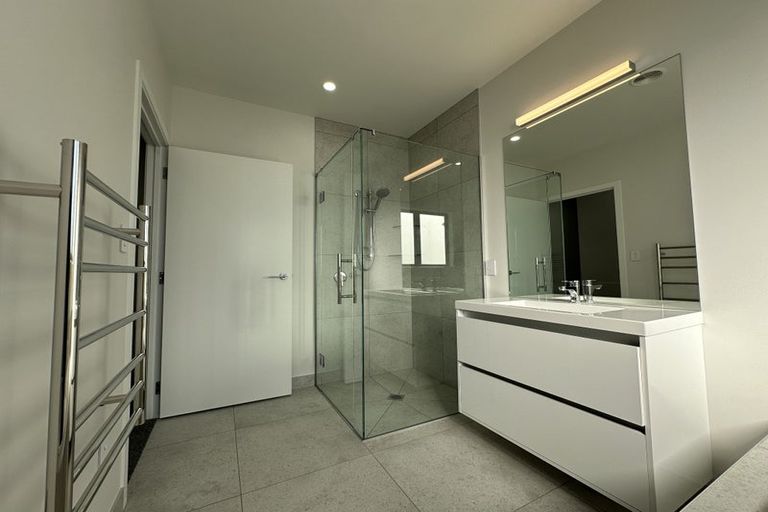 Photo of property in 17 George Yee Place, Taradale, 4112