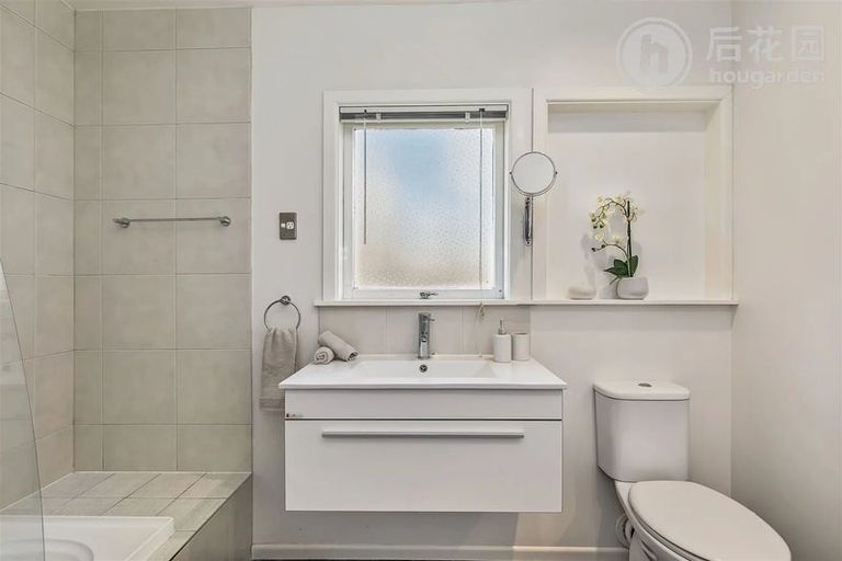 Photo of property in 15 Saffron Street, Birkdale, Auckland, 0626