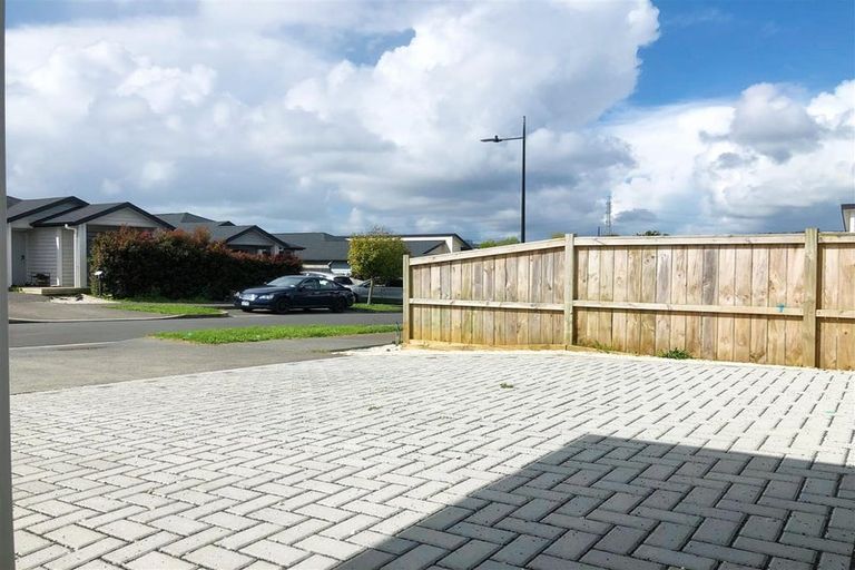 Photo of property in 8 Enchantment Lane, Karaka, Papakura, 2113