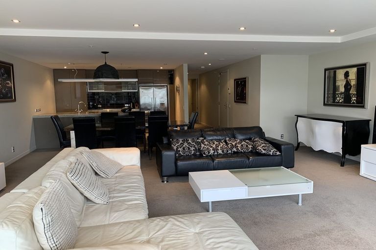 Photo of property in Dune, 2a/138 Oriental Parade, Oriental Bay, Wellington, 6011