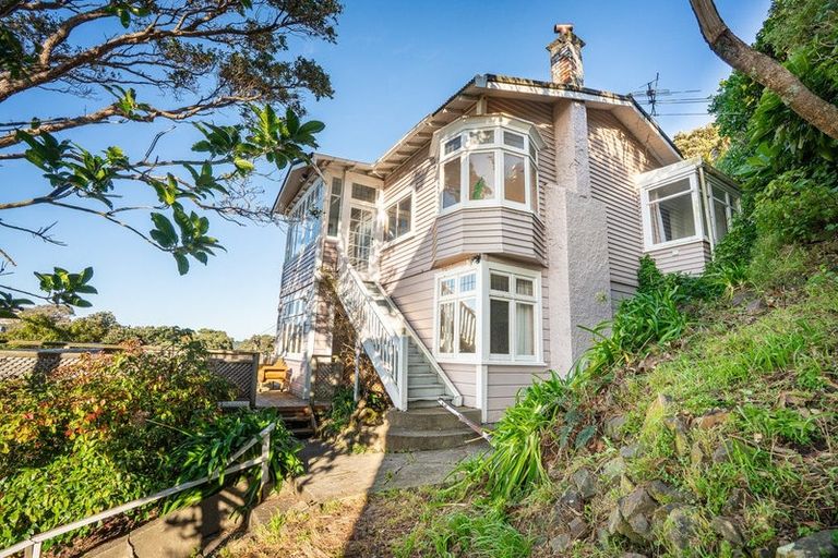 Photo of property in 154 Grafton Road, Roseneath, Wellington, 6011